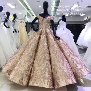 ชุดถ่ายพรีเว็ดดิ่ง ชุดเจ้าสาวกลีบมะเฟือง Bridal Gown Bangkok