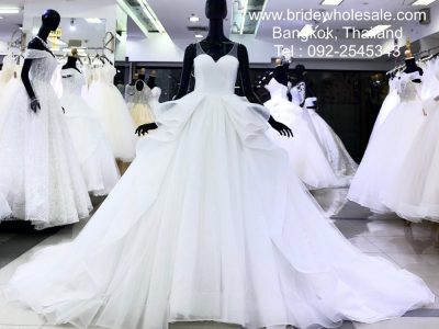 ชุดเจ้าสาวมินิมอลอลังการ ชุดแต่งงานมินิมอลหางยาว Wedding Dress Bangkok Thailand