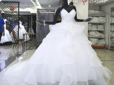 ชุดแต่งงานราคาถูก ชุดเจ้าสาวขายถูก Wedding Dress Street Bangkok Thailand