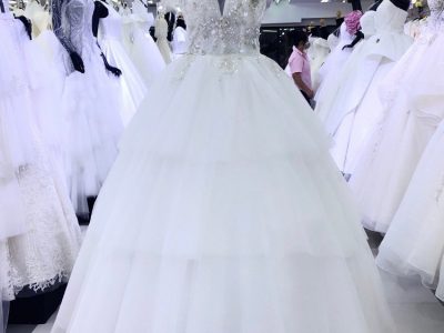 ชุดแต่งงานราคาถูก ชุดเจ้าสาวขายถูก Wedding Dress Street Shop Bangkok Thailand