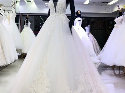 ชุดเจ้าสาวราคาโรงงาน ชุดแต่งงานขายปลีก Bridal Shop Bangkok Thailand