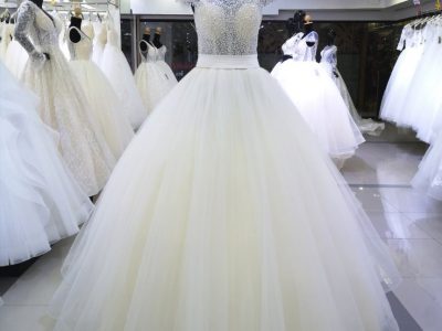 ชุดเจ้าสาวราคาถูก ชุดแต่งงานขายไม่แพง  Bridal Shop Bangkok Thailand