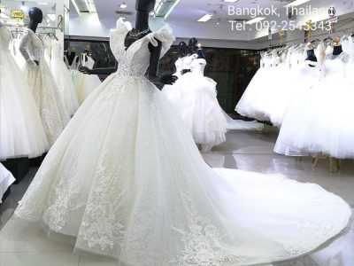ชุดแต่งงานอลังการาคาถูก ชุดเจ้าสาวขายส่งไม่แพงราคาโรงงาน Bridal Shop Bangkok Thailand