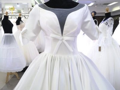 ชุดแต่งงานราคาถูก ชุดเจ้าสาวขายส่ง Bridal Shop Bsngkok Thailand