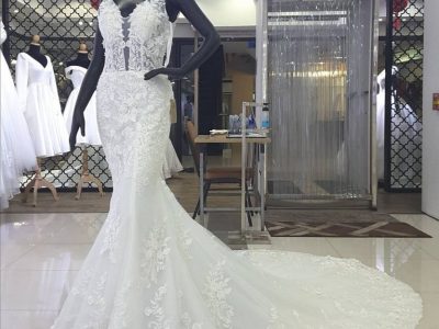 ชุดแต่งงานหางปลาขายไม่แพง ชุดเจ้าสาวเมอเมดขายถูก  Wedding Dress Street  Bangkok Thailand