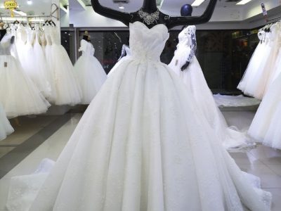 ชุดเจ้าสาวขายราคาถูก ร้าขายชุดแต่งงานไม่แพง  Wedding Dress Bangkok Thailand