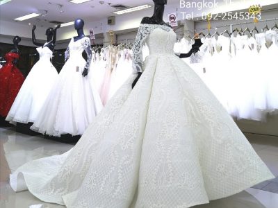 ชุดแต่งงานทรงเจ้าหญิง ชุดแต่งงานกลีบมะฟือง Bridal Shop Bangkok Thailand