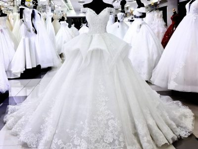 ชุดแต่งงานอลังการราคาไม่แพง โรงงานผลิตชุดเจ้าสาว Bangkok Bridal Dress