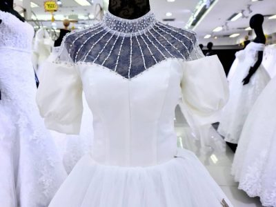 ชุดเจ้าสาวรุ่นใหม่ ชุดแต่งงานแบบเก๋ๆ Wedding & Bridal Dress