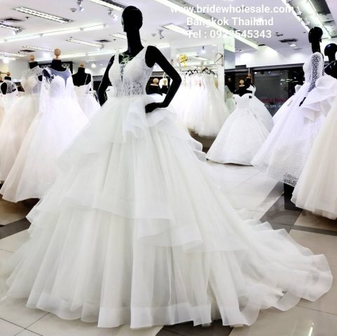 ชุดแต่งงานแบบเก๋ๆ ชุดเจ้าสาวแบบใหม่ๆ Bangkok Bridal Shop