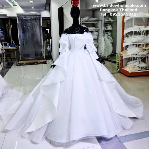 ชุดแต่งงานอลังการราคาไม่แพง ชุดเจ้าสาวสวยงามราคาถูก Bridal shop Bangkok Thailand