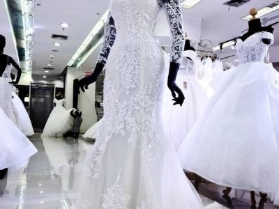 ชุดเจ้าสาวเข้ารูปไม่พอง ชุดแต่งงานทรงเอ ทรงเมอเมด Bridal Shop Bangkok Thailand