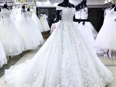 ชุดเจ้าสาวอลังการราคาถูก ชุดแต่งงานเจ้าหญิง Bridal Factory Bangkok Thailand