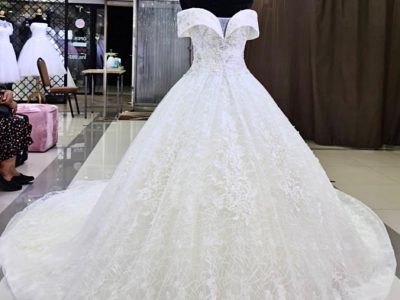 ชุดเจ้าสาวหางยาว ชุดแต่งงานอลังการราคาถูก Bridal Gown Bangkok Thailand