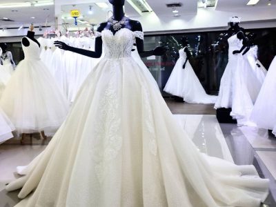 ชุดเจ้าสาวสีแชมเปญ ชุดแต่งงานโอบไหล่ Bridal Shop Bangkok Thailand