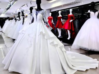 ชุดเจ้าสาวอล้งการหางยาว ชุดแต่งยอดนิยม Bridal Shop Bangkok Thailand
