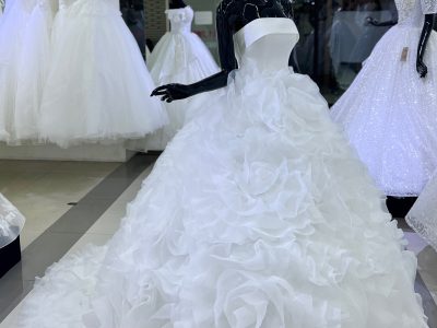 ชุดเจ้าสาวขายสาง ชุดแต่งงานขายปลีก Bridal Manufacturer Bridal Supplier