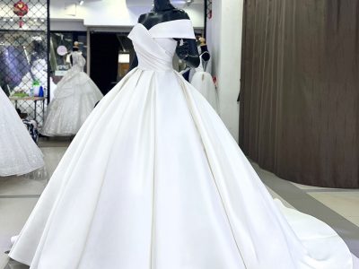 ร้านซื้อชุดเจ้าสาวมินิมอลอลังการ ขายชุดแต่งงานผ้าเรียบคลาสสิคราคาถูก Bangkok Bridal Gown Thailand