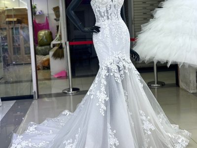 BRIDAL DRESS SHOP BANGKOK THAILAND ชุดเจ้าสาวหางปลาแบบใหม่ ชุดแต่งงานเข้ารูปสวย